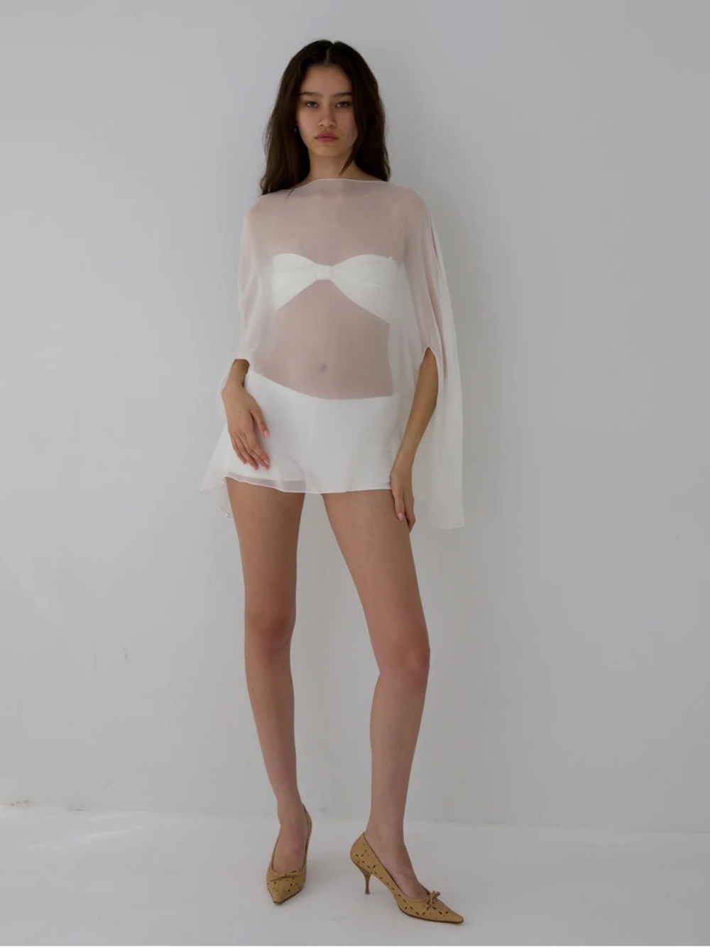 BUCI NYC IBIS PONCHO SET WITH SHORTS IN SIZE M/L - Picture 2 of 4